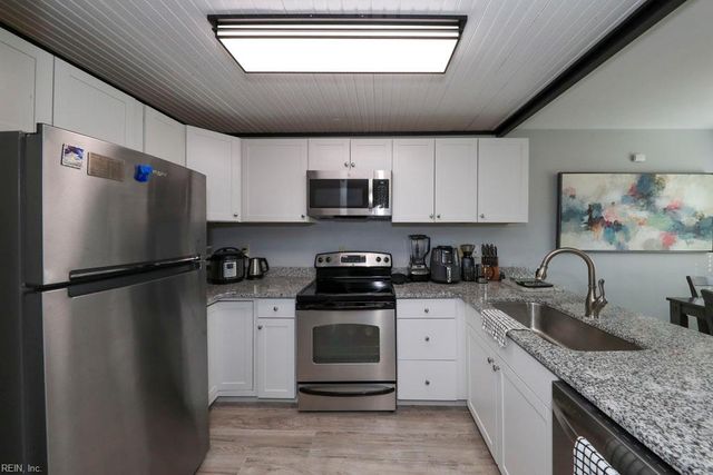 3325 Clover Meadows DR, Chesapeake, VA 23321