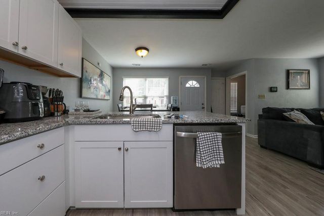 3325 Clover Meadows DR, Chesapeake, VA 23321