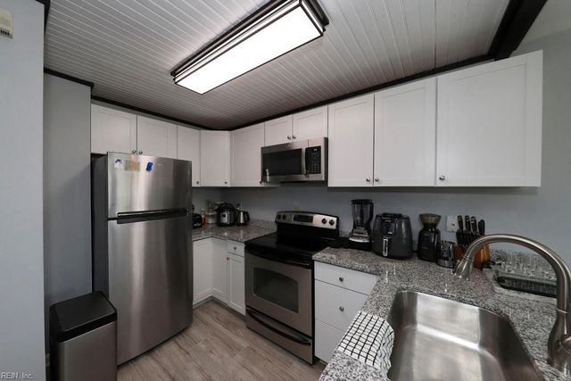 3325 Clover Meadows DR, Chesapeake, VA 23321