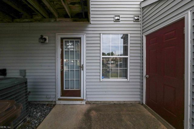 3325 Clover Meadows DR, Chesapeake, VA 23321