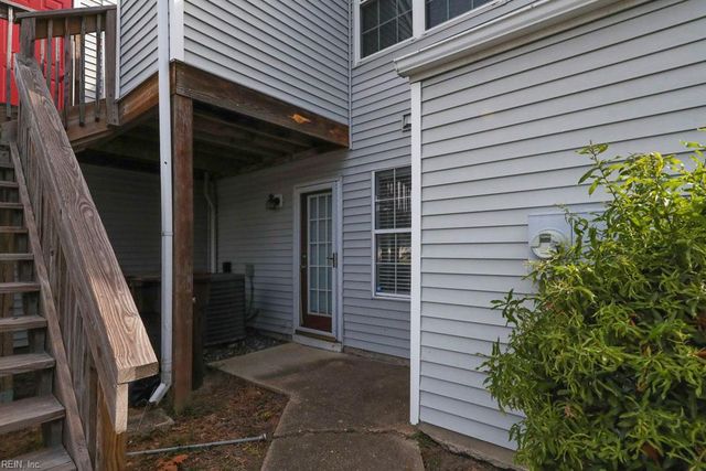 3325 Clover Meadows DR, Chesapeake, VA 23321
