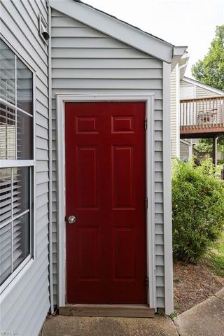 3325 Clover Meadows DR, Chesapeake, VA 23321