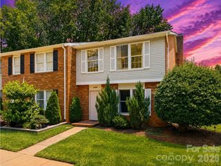 8208 Knights Bridge Road, Charlotte, NC 28210