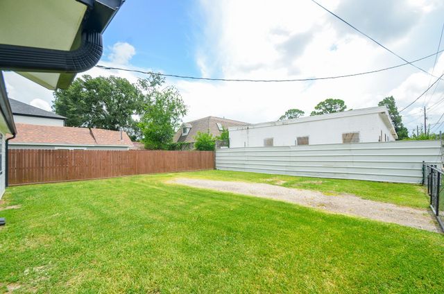 6425 Sidney Street, Houston, TX 77021