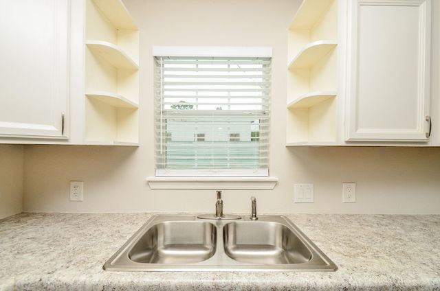 6425 Sidney Street, Houston, TX 77021