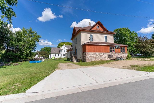 304 E 4TH STREET, Manawa, WI 54949