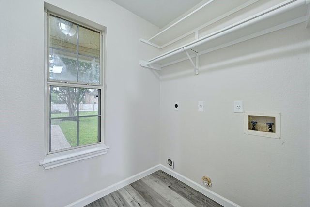 2320 Riddle RD A, Austin, TX 78748