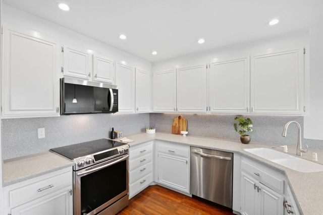 4 Meadowsweet Lane, San Carlos, CA 94070