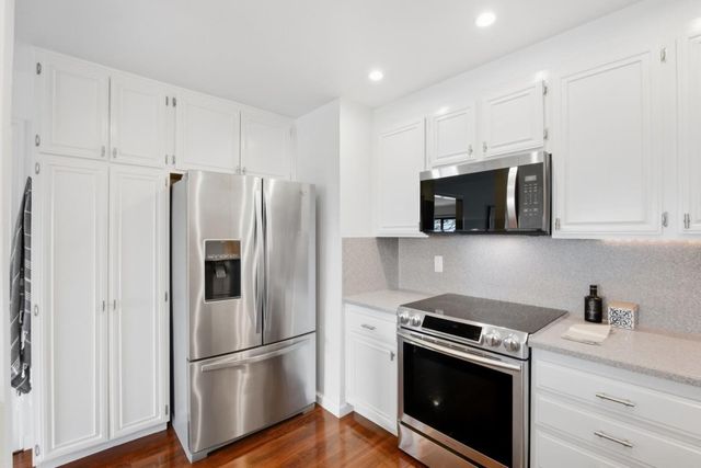 4 Meadowsweet Lane, San Carlos, CA 94070