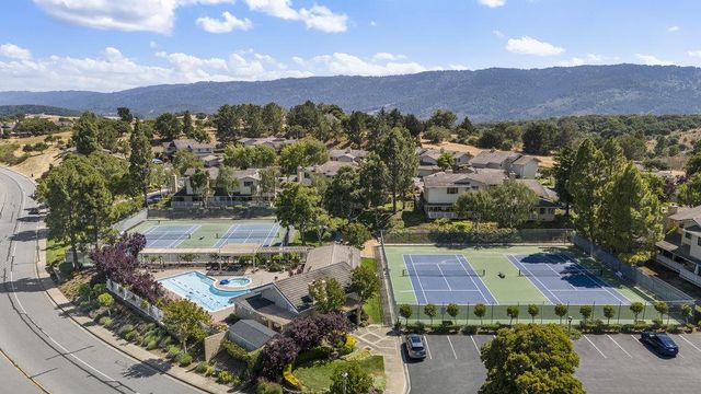 4 Meadowsweet Lane, San Carlos, CA 94070