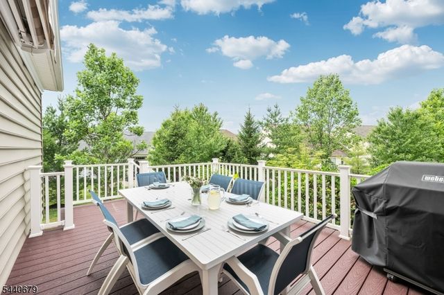 105 Van Cleef Dr, Readington Twp., NJ 08889