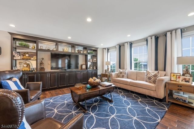 105 Van Cleef Dr, Readington Twp., NJ 08889