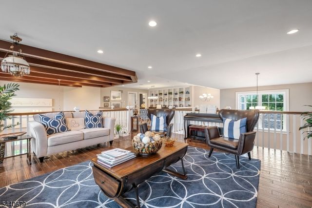 105 Van Cleef Dr, Readington Twp., NJ 08889