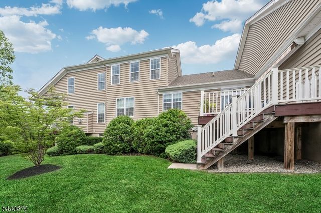 105 Van Cleef Dr, Readington Twp., NJ 08889