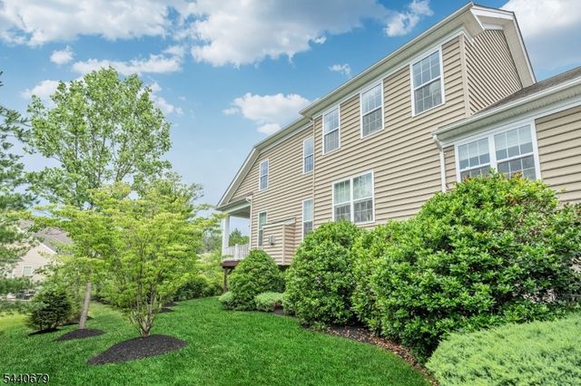 105 Van Cleef Dr, Readington Twp., NJ 08889