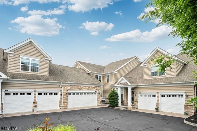 105 Van Cleef Dr, Readington Twp., NJ 08889