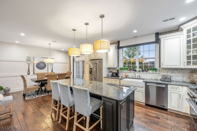 105 Van Cleef Dr, Readington Twp., NJ 08889