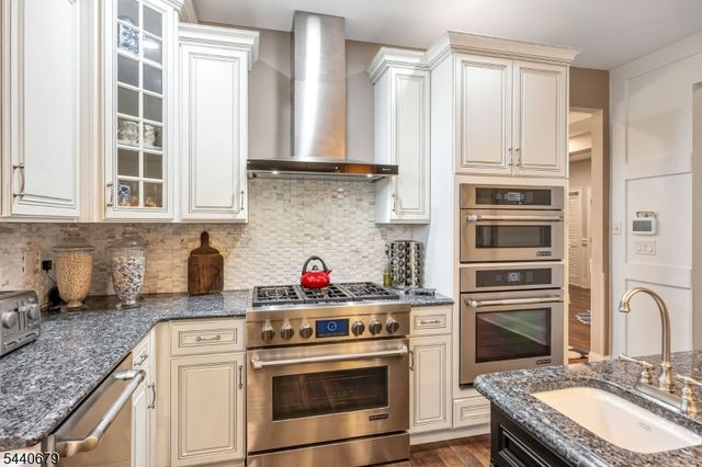 105 Van Cleef Dr, Readington Twp., NJ 08889