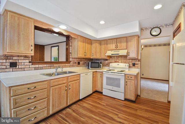 530 GRAND AVE, Havertown, PA 19083