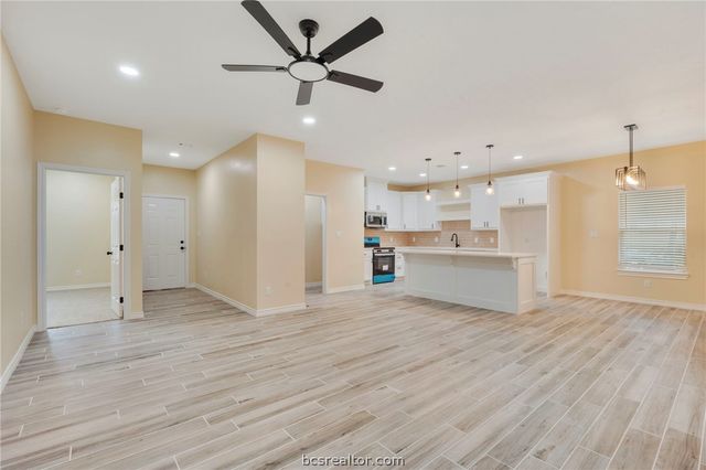 753 Bruin Trace, Bryan, TX 77803