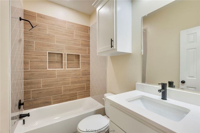 753 Bruin Trace, Bryan, TX 77803