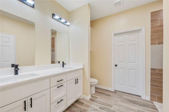 753 Bruin Trace, Bryan, TX 77803