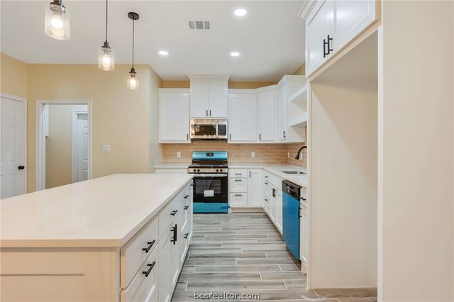753 Bruin Trace, Bryan, TX 77803