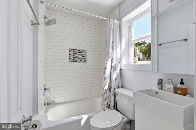 5520 BASS PL SE, Washington, DC 20019