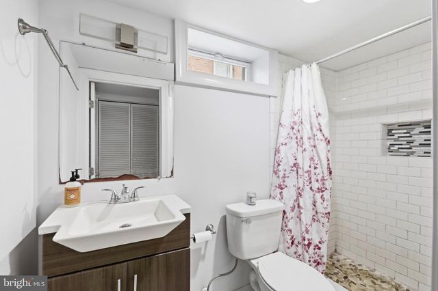 5520 BASS PL SE, Washington, DC 20019
