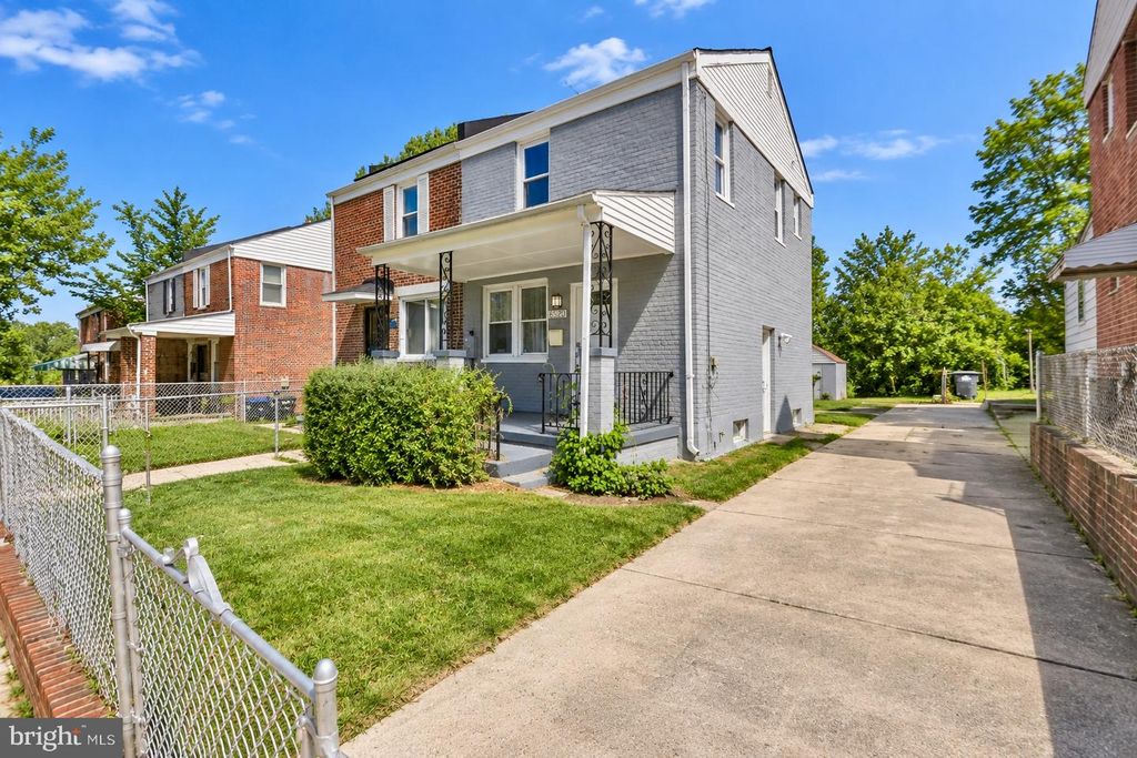 5520 BASS PL SE, Washington, DC 20019