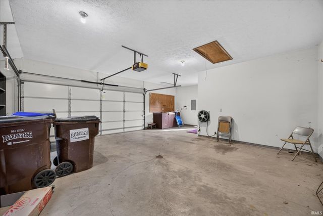 2700 E Crabapple Circle, Bloomington, IN 47401