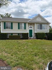 45530 STABLEMATES CT, Sterling, VA 20164