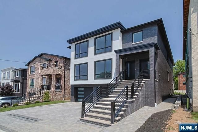 39 Henry Avenue 2, Palisades Park, NJ 07650