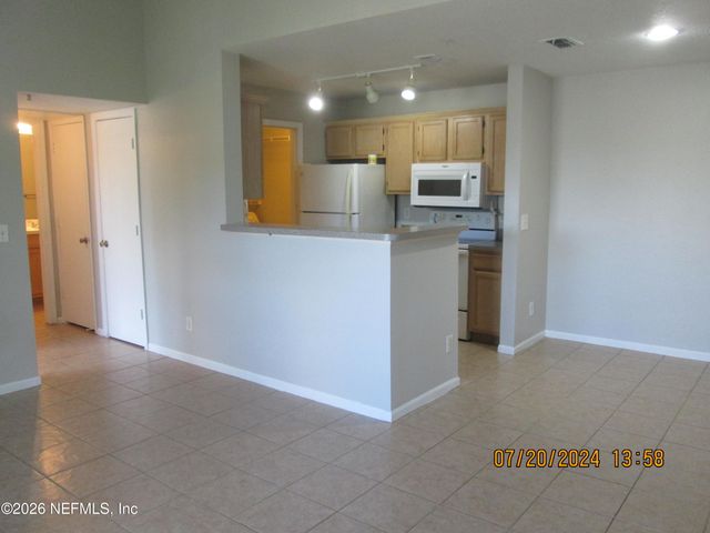 7701 TIMBERLIN PARK Boulevard 733, Jacksonville, FL 32256