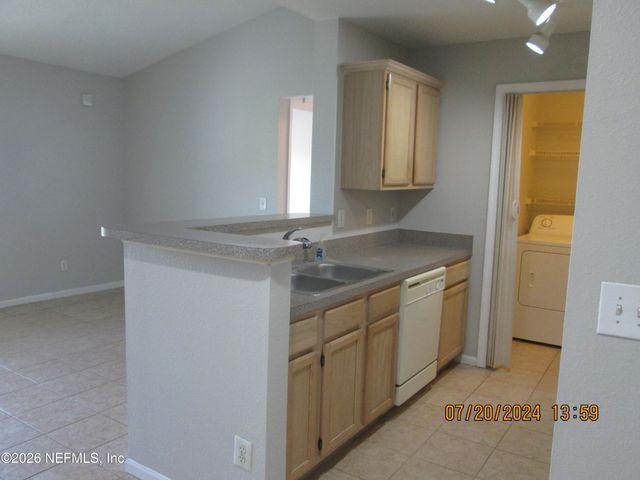 7701 TIMBERLIN PARK Boulevard 733, Jacksonville, FL 32256