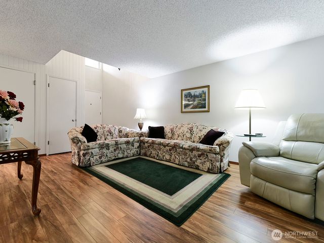 7713 Zircon Drive SW, Lakewood, WA 98498