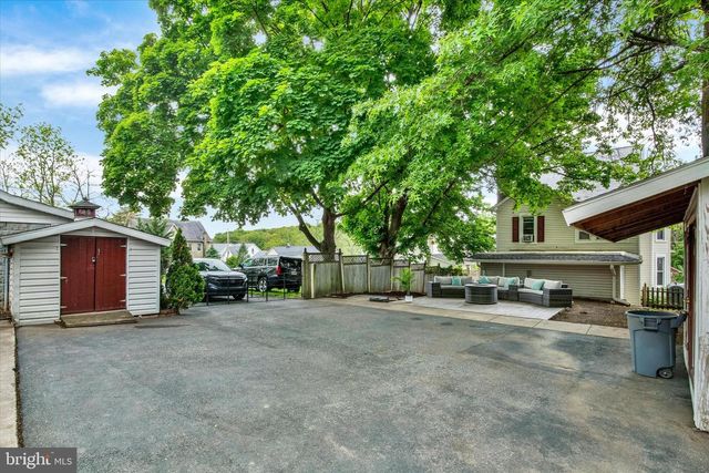 512 MAIN ST, Delta, PA 17314