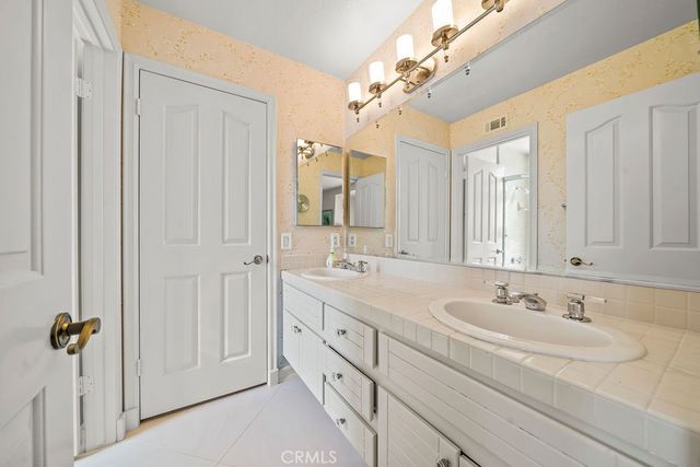 311 Long, Long Beach, CA 90803