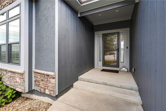 8311 Pickering Street, Lenexa, KS 66227