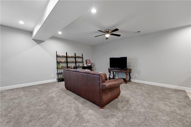 8311 Pickering Street, Lenexa, KS 66227