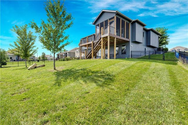 8311 Pickering Street, Lenexa, KS 66227