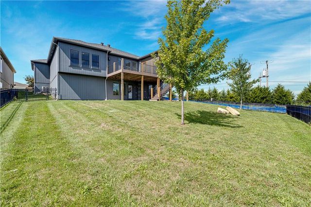 8311 Pickering Street, Lenexa, KS 66227