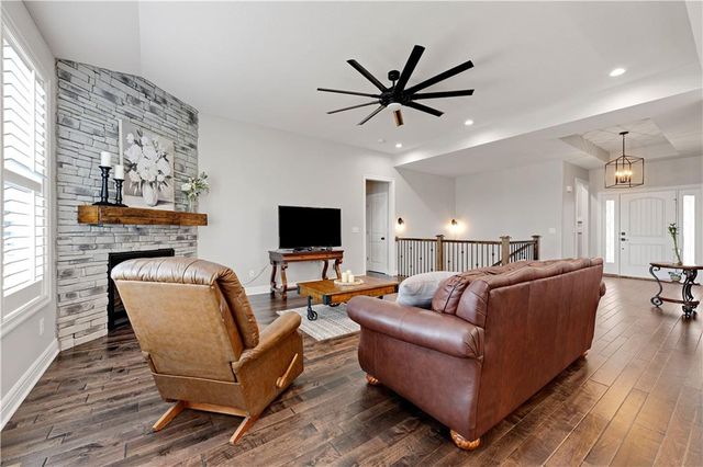8311 Pickering Street, Lenexa, KS 66227