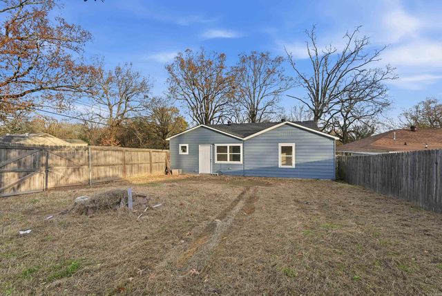 126 Sheridan Rd Road, North Little Rock, AR 72116