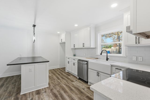 126 Sheridan Rd Road, North Little Rock, AR 72116