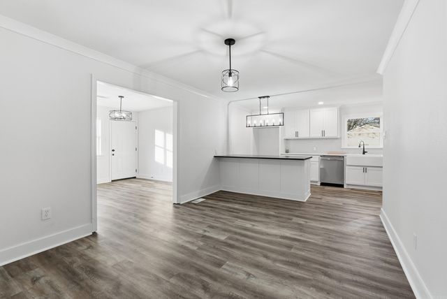 126 Sheridan Rd Road, North Little Rock, AR 72116