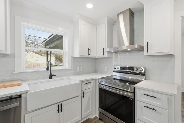 126 Sheridan Rd Road, North Little Rock, AR 72116