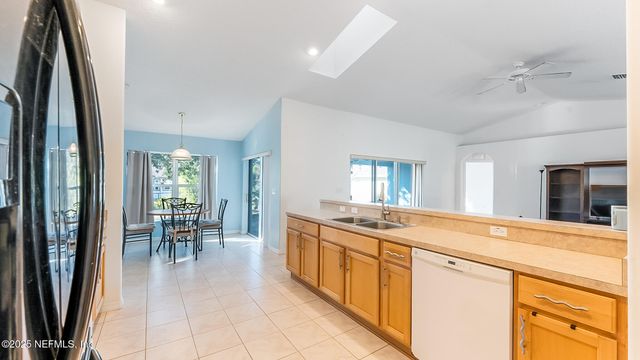 8 WHITE HURST Lane, Palm Coast, FL 32164