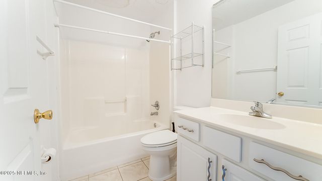 8 WHITE HURST Lane, Palm Coast, FL 32164