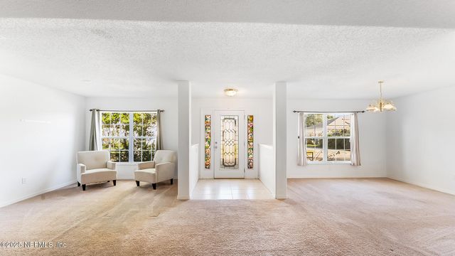 8 WHITE HURST Lane, Palm Coast, FL 32164